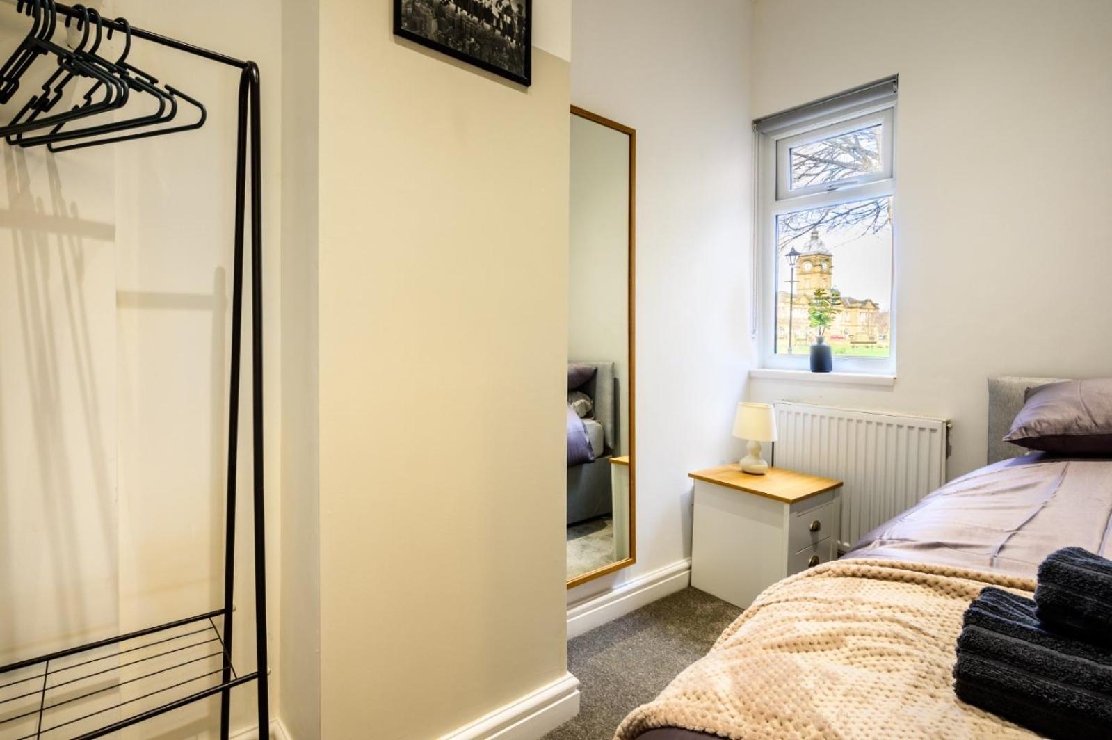 Home In West Yorkshire, Close To Leeds City Center, Sleeps 3! Batley Luaran gambar