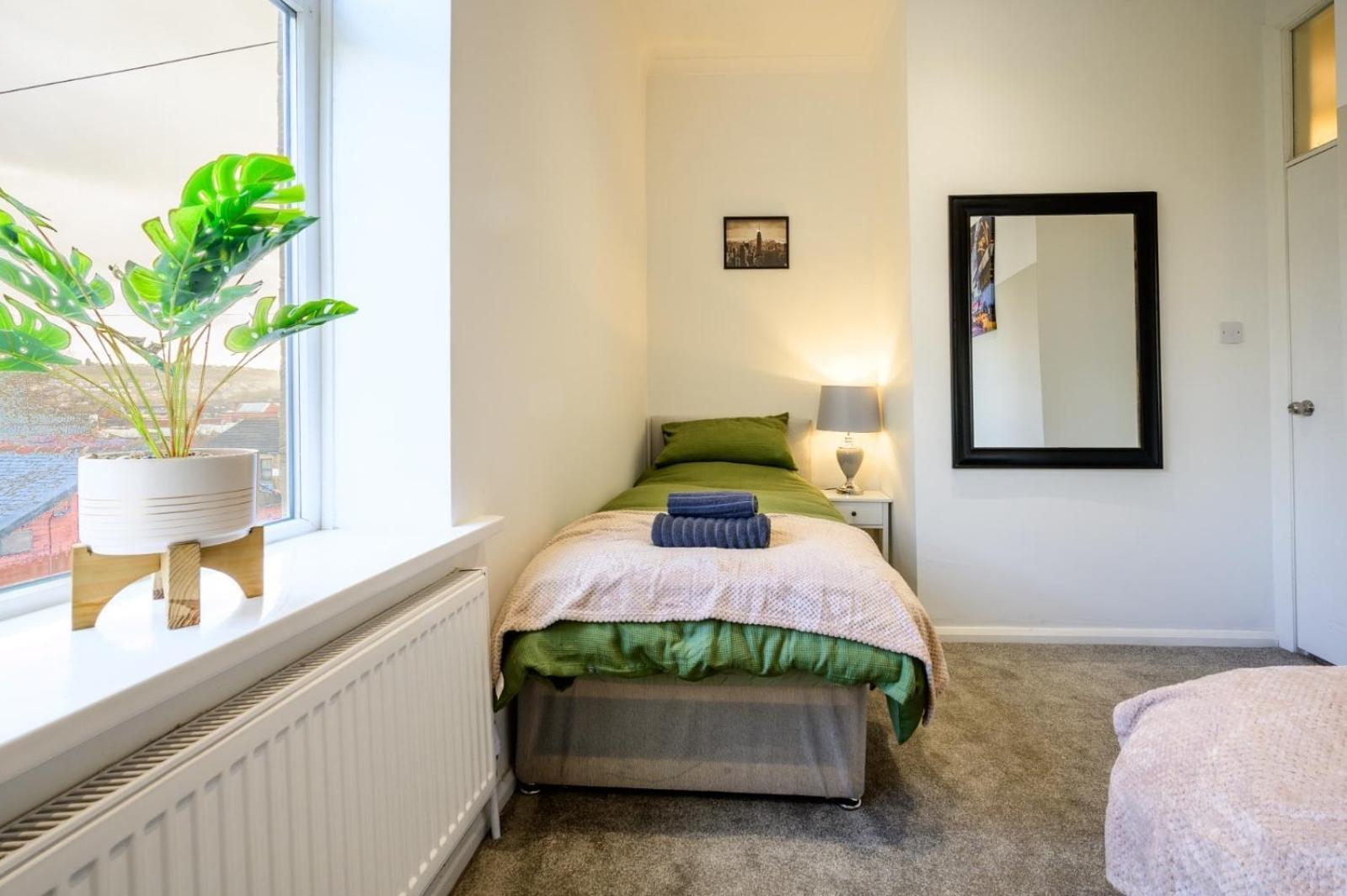 Home In West Yorkshire, Close To Leeds City Center, Sleeps 3! Batley Luaran gambar